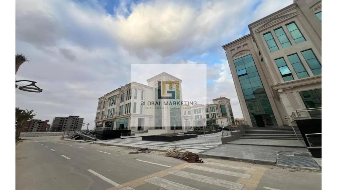 شقة فاخرة بمساحة 2400 متر للايجار