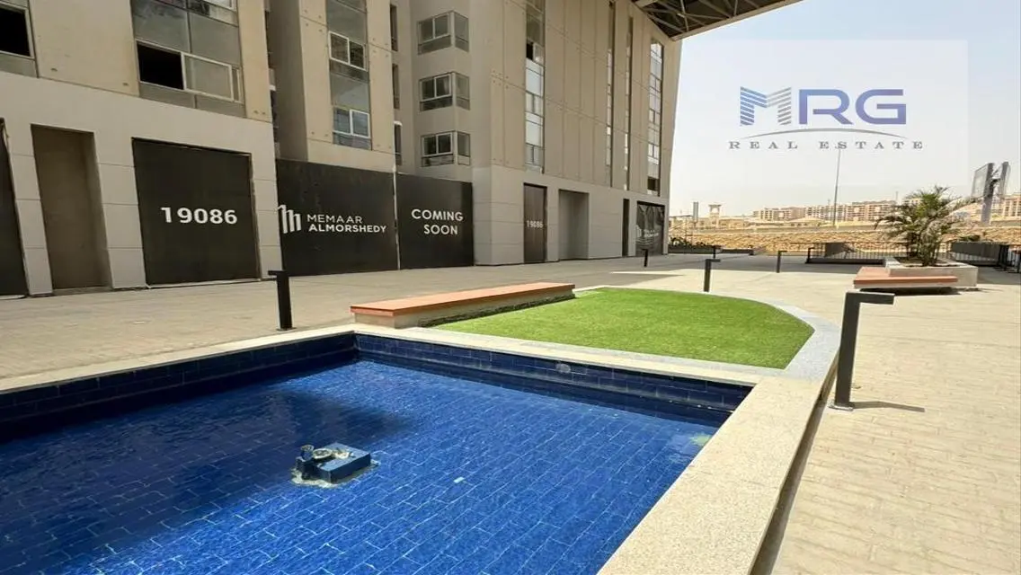 Luxury Apartment of 285 sqm with Balcony and Shared Pool