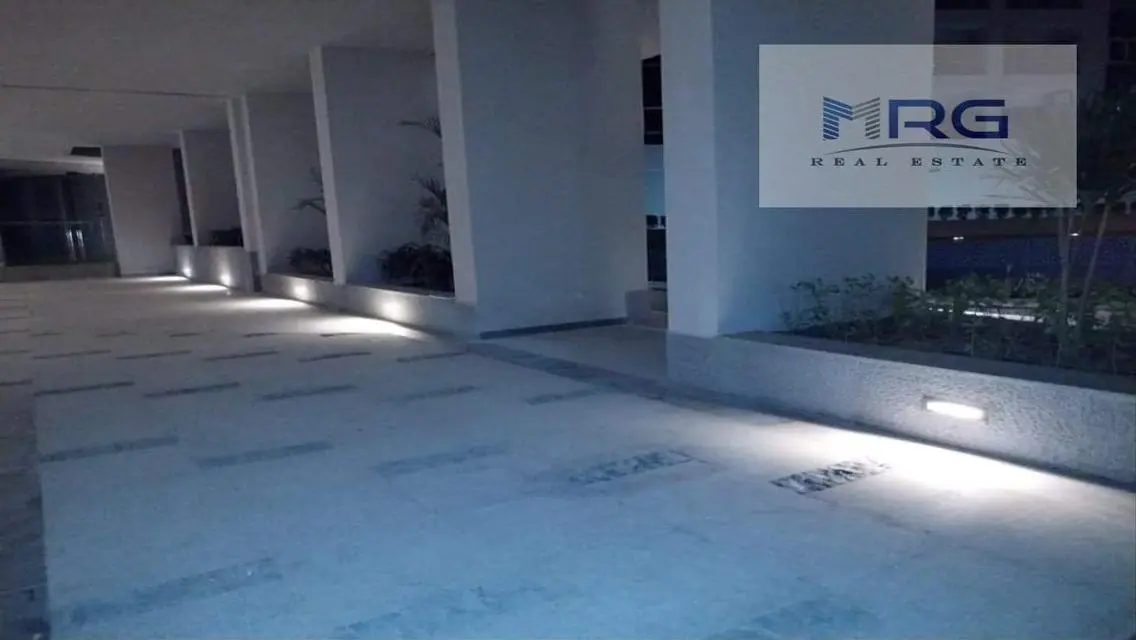 Luxury Apartment of 285 sqm with Balcony and Shared Pool