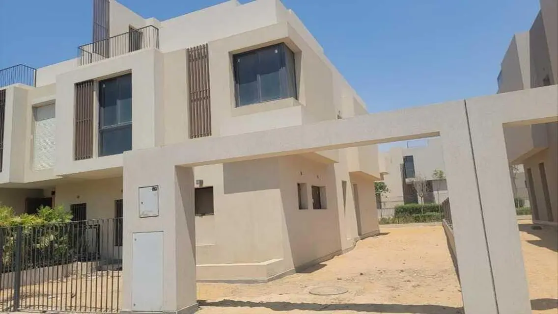 Luxury Villa with Private Garden and Pool in Al Agouza