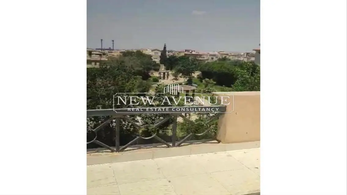 شقة فاخرة بمساحة متر 80000