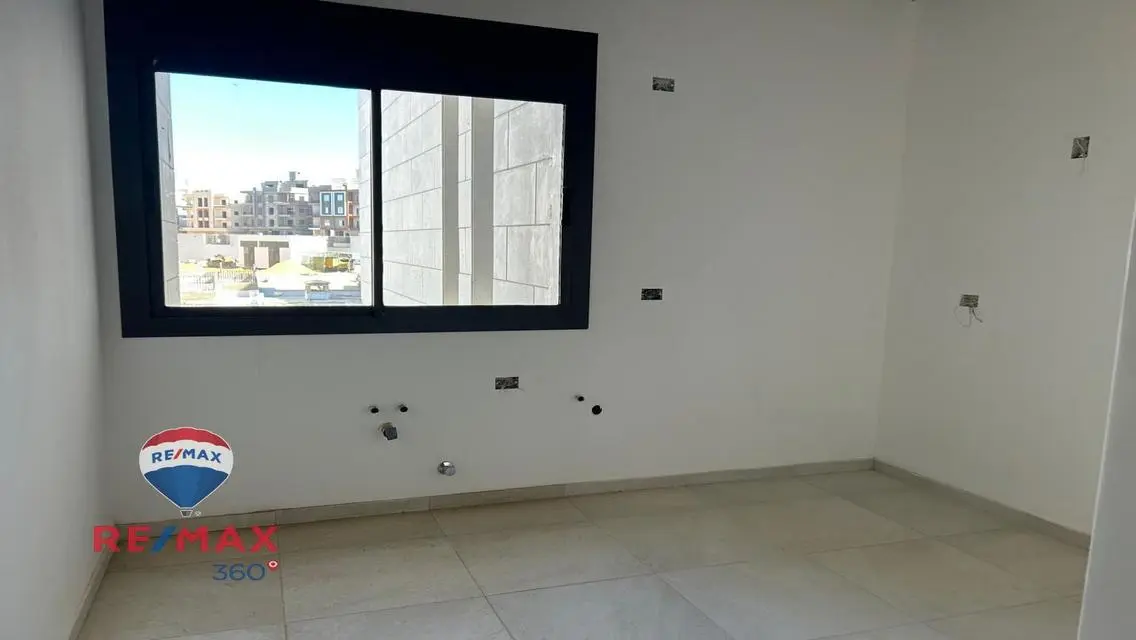 فيلا فاخرة للبيع في موقع متميز