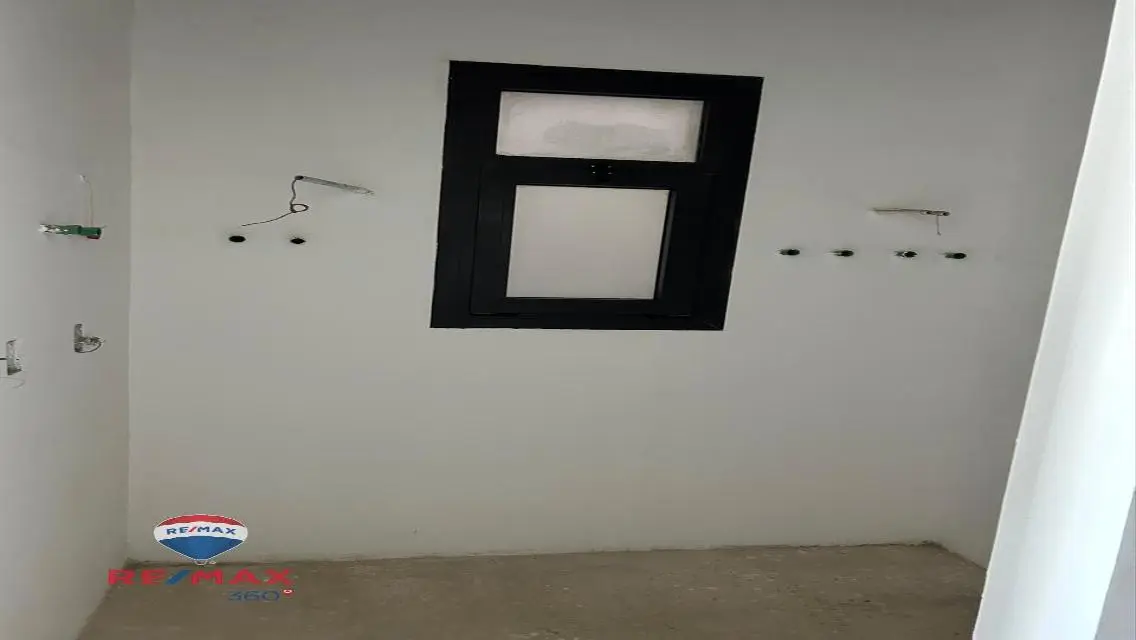 فيلا فاخرة للبيع في موقع متميز