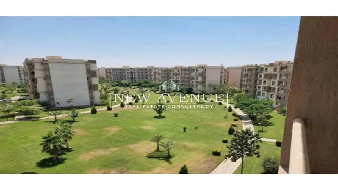 شقة رائعة للبيع بإطلالة مميزة
