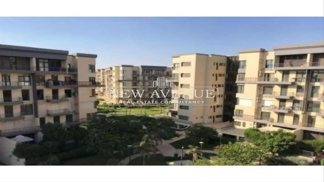 شقة رائعة للبيع بإطلالة مميزة