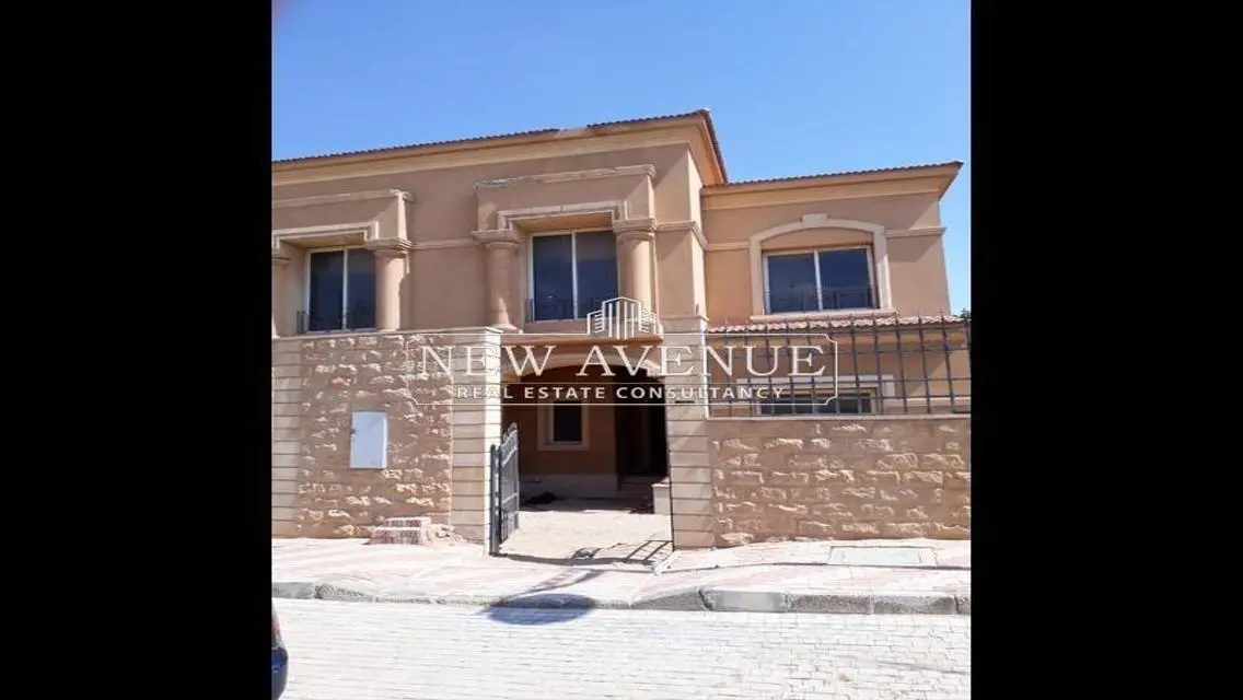 شقة مميزة بمساحة 340 متر وبسعر 18 مليون جنيه