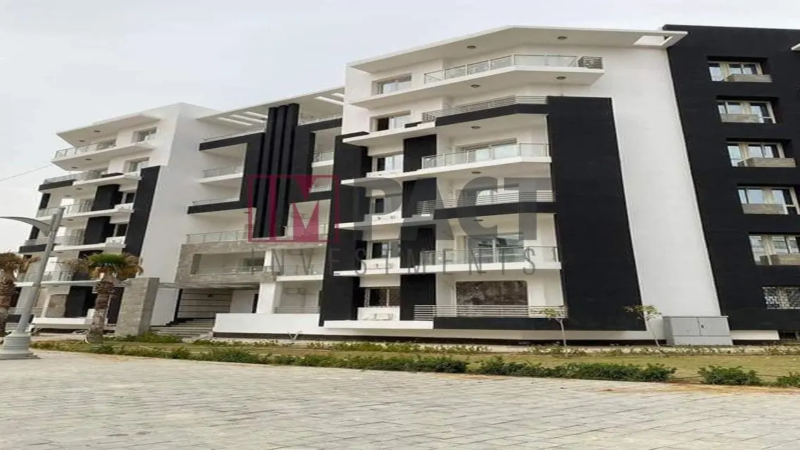Luxury Villa for Sale with Ample Space - Located in a Prime Location