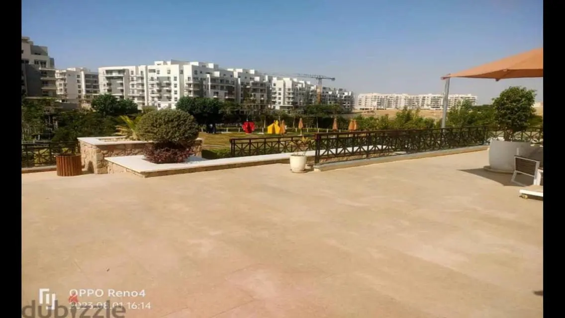 Luxury Apartment in Club Park