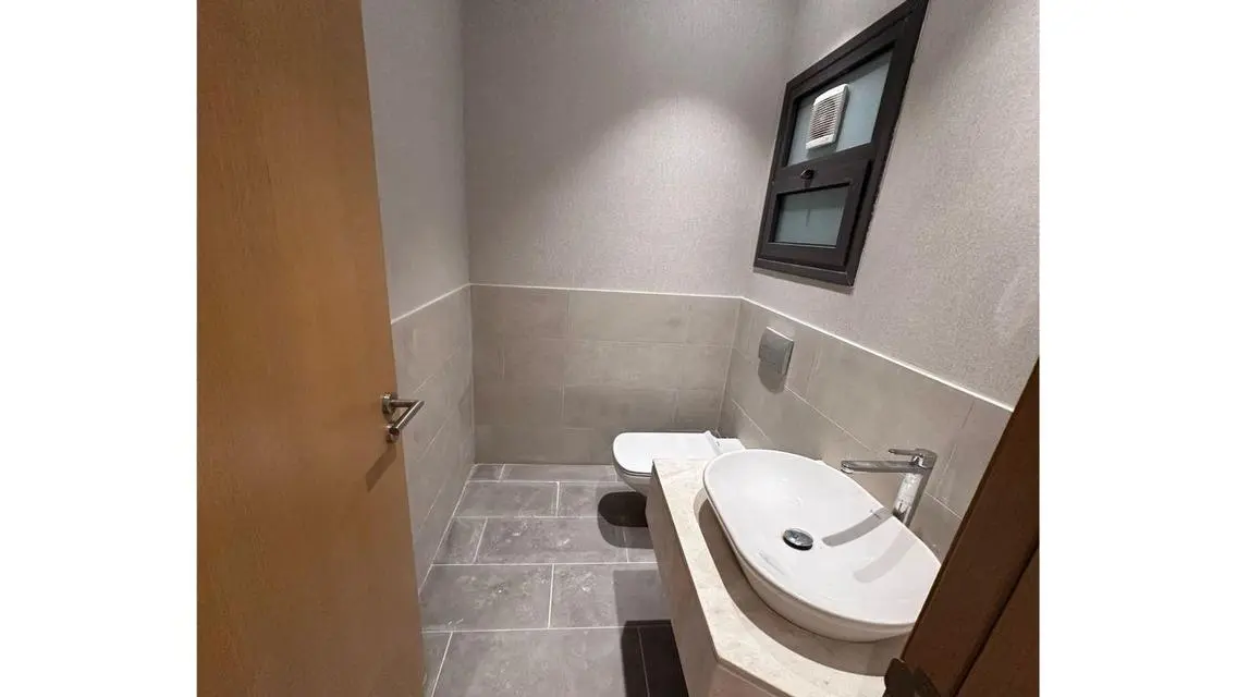 Luxury Apartment with Private Garden in Prime Location