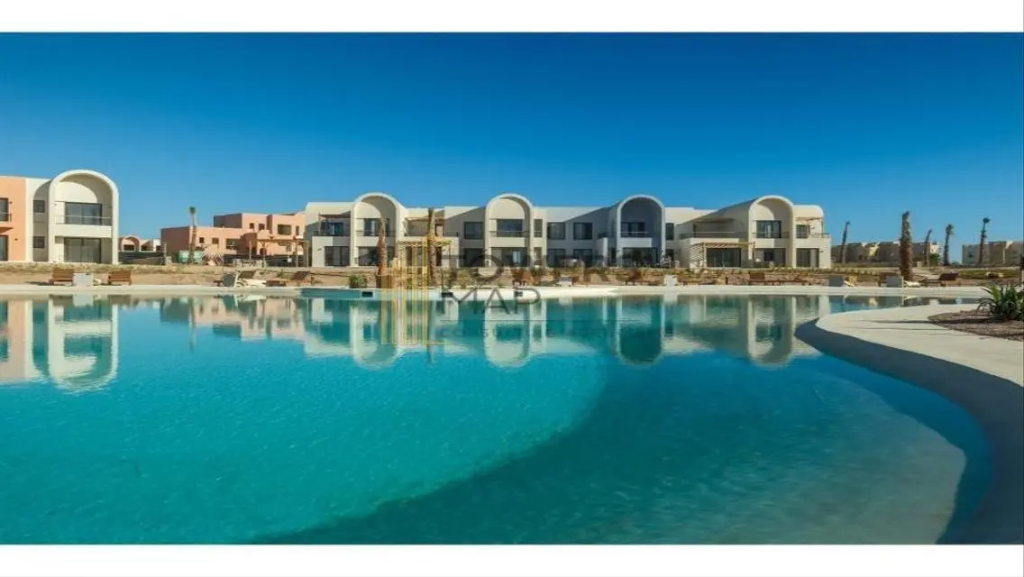 Luxury Apartment with Lake View and Shared Pool