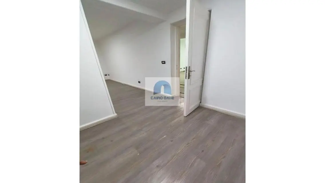 منزل حديث للبيع - 3 غرف نوم - 2100 متر مربع