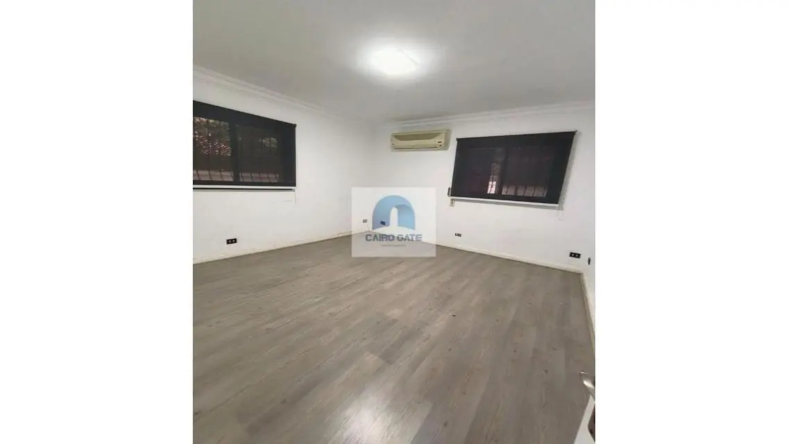 منزل حديث للبيع - 3 غرف نوم - 2100 متر مربع