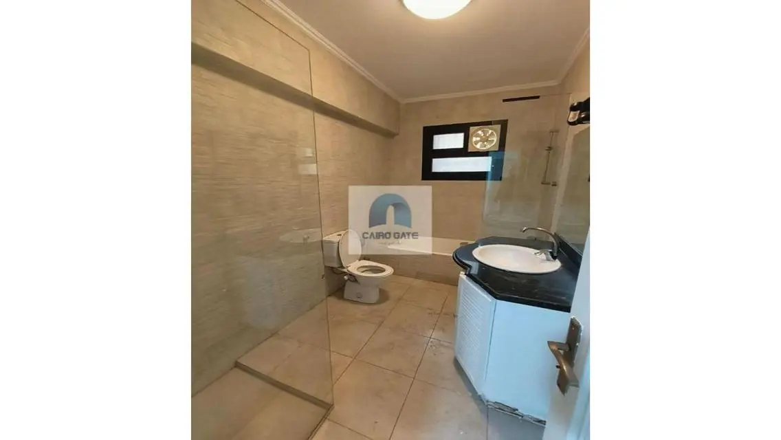 منزل حديث للبيع - 3 غرف نوم - 2100 متر مربع