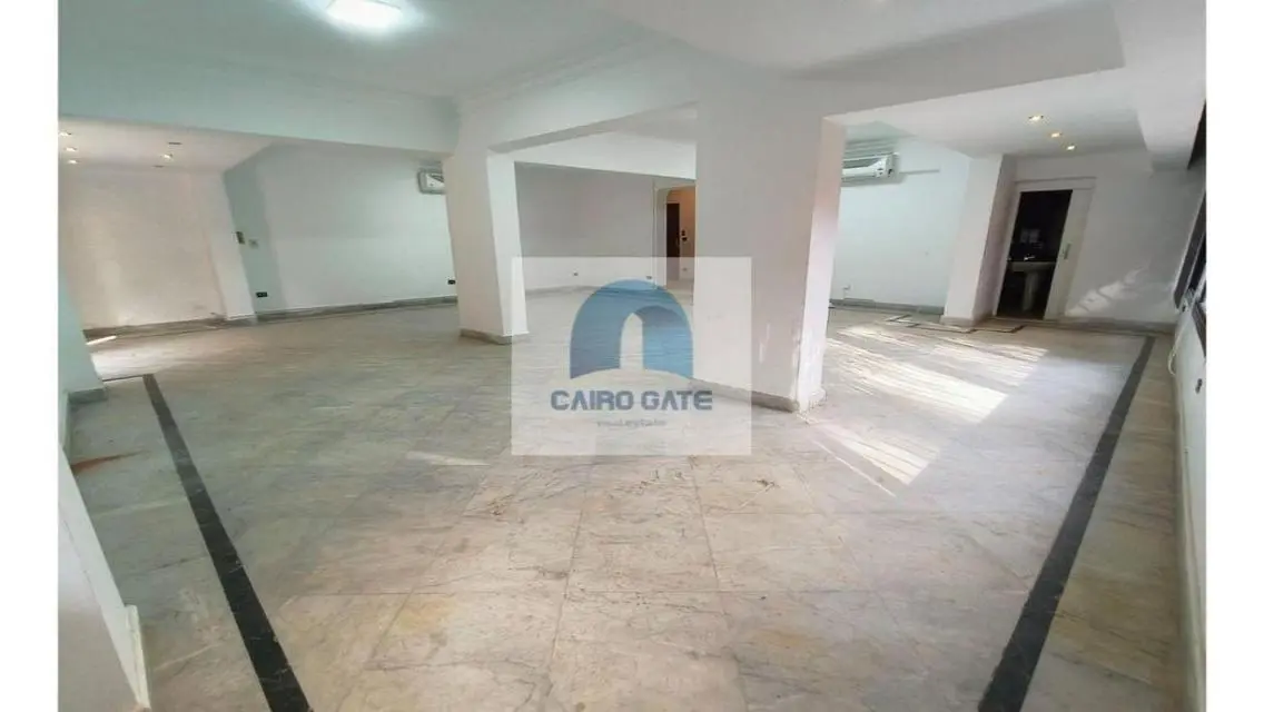 منزل حديث للبيع - 3 غرف نوم - 2100 متر مربع