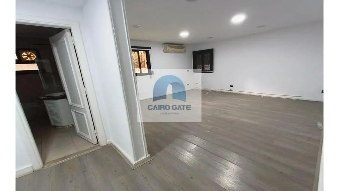 منزل حديث للبيع - 3 غرف نوم - 2100 متر مربع