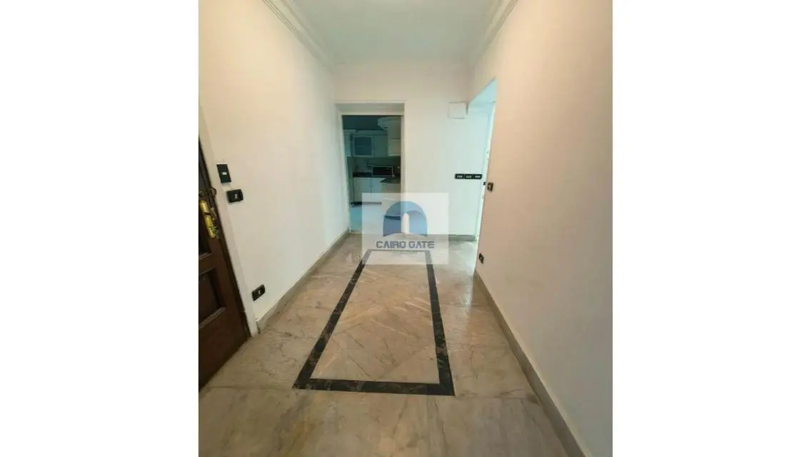 منزل حديث للبيع - 3 غرف نوم - 2100 متر مربع