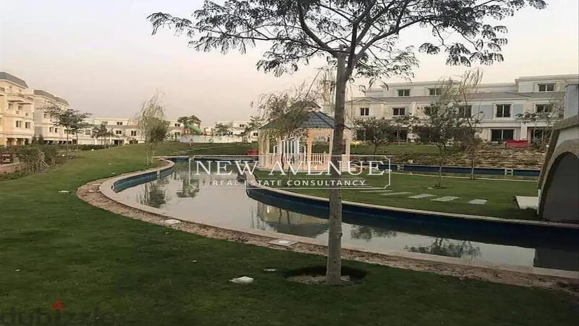 Luxury Apartment with Private Garden and Maid Room