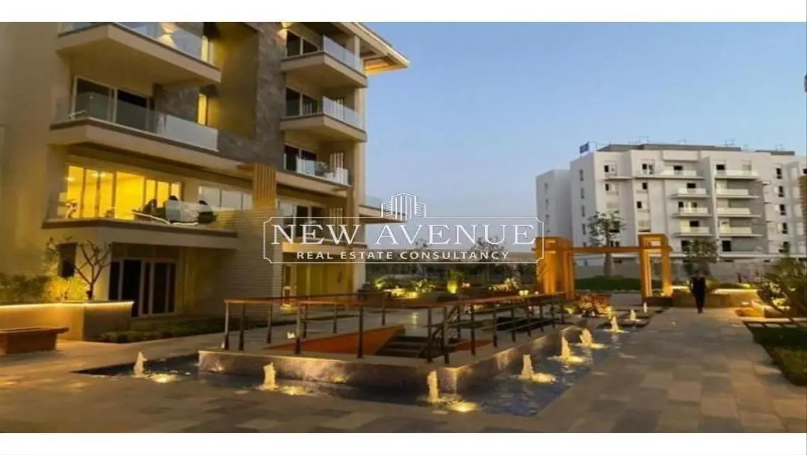 Luxury Apartment with Private Garden and Maid Room