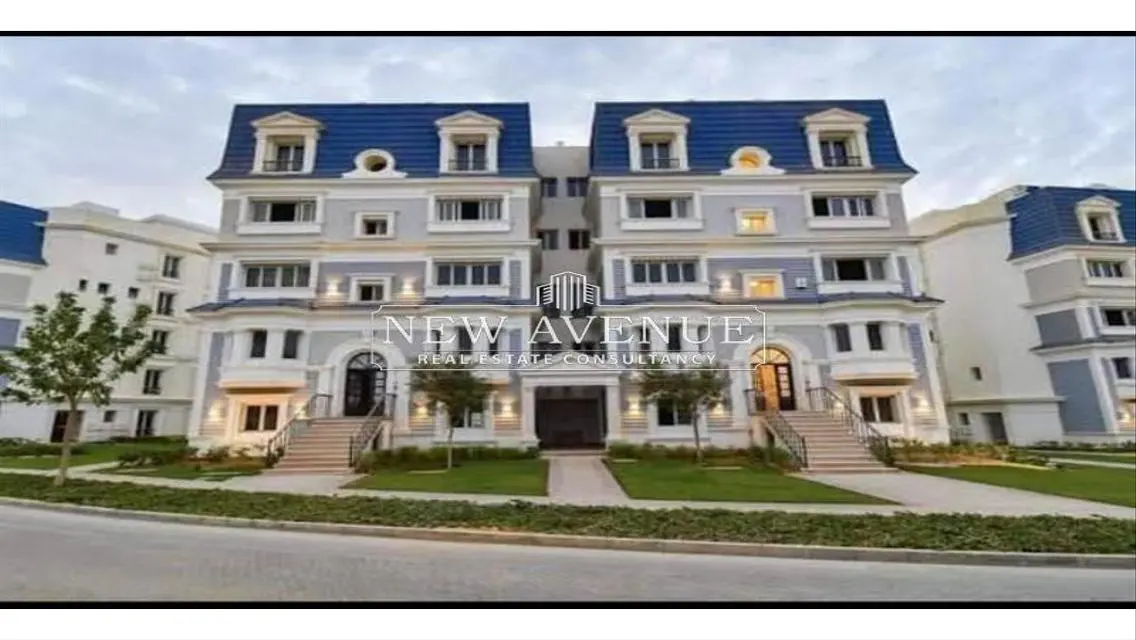 Luxury Apartment with Private Garden and Maid Room