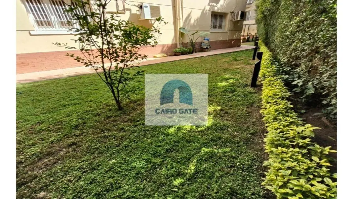 شقة بمساحة 6000 متر
