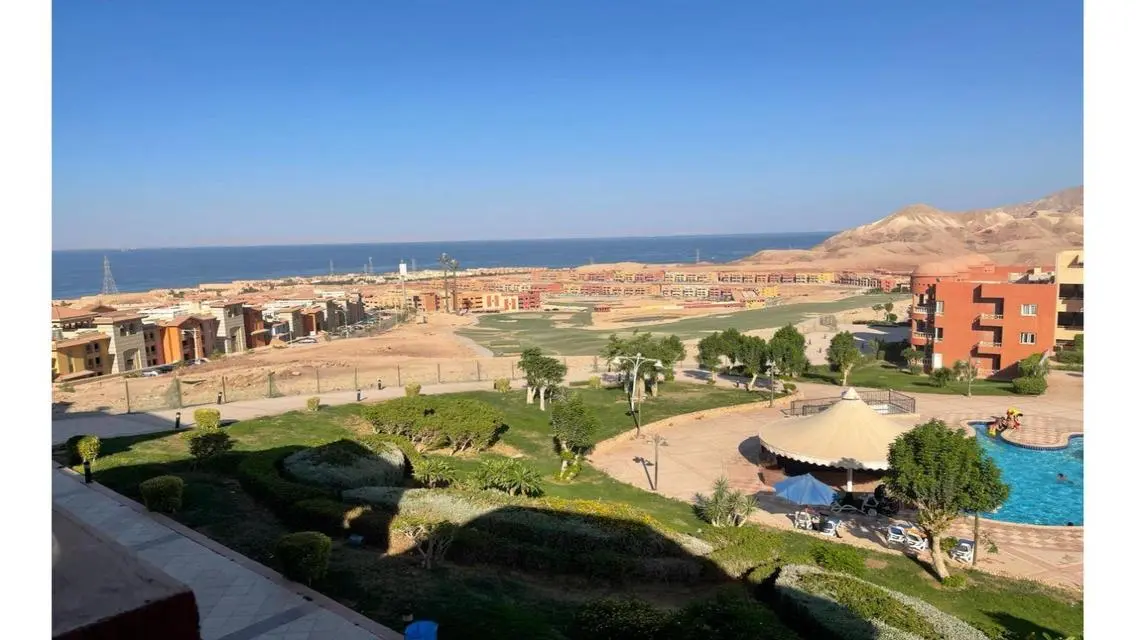 فيلا فاخرة مع مسبح خاص وحديقة أمامية