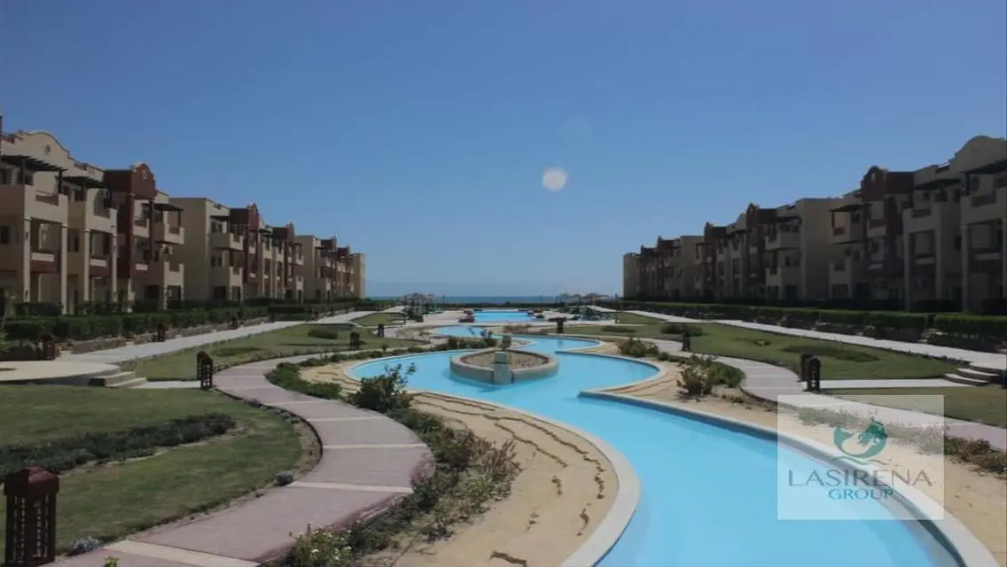 فيلا فاخرة للبيع بمساحة واسعة