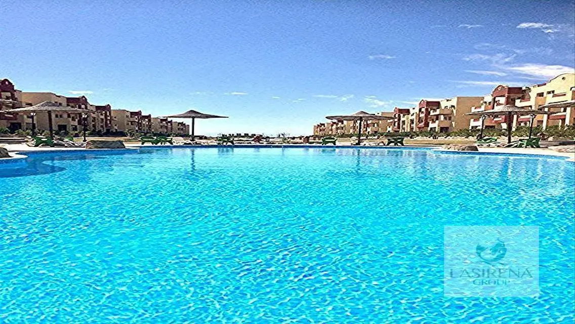 فيلا فاخرة للبيع بمساحة واسعة