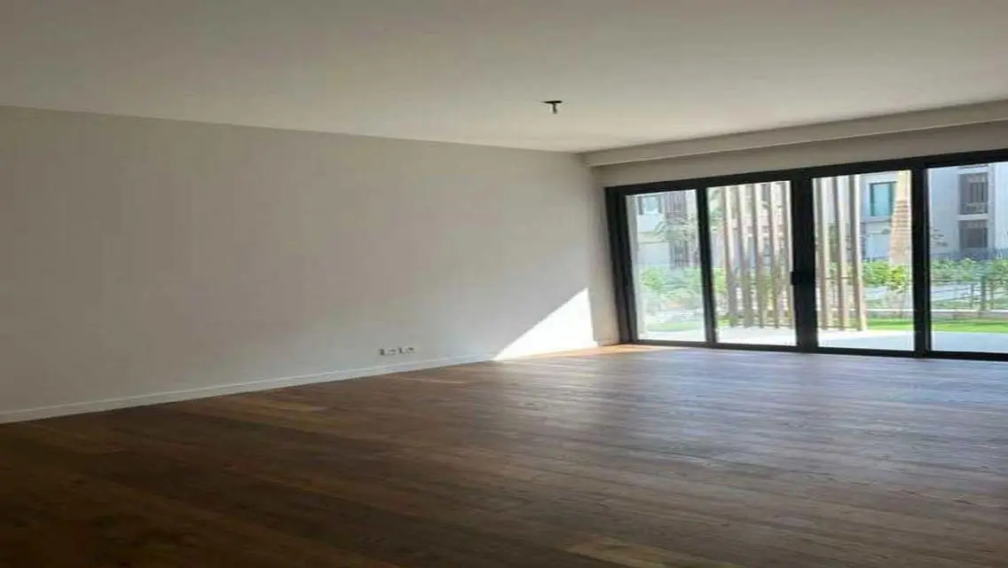 Luxury Villa for Sale with Spacious Design and Great Amenities