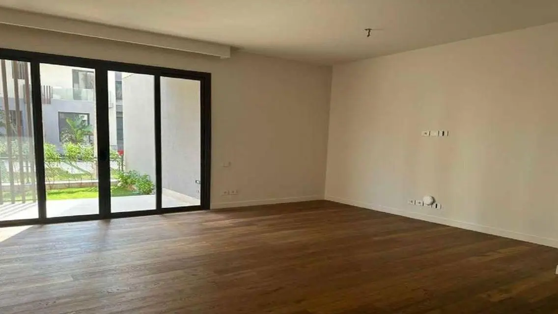 Luxury Villa for Sale with Spacious Design and Great Amenities