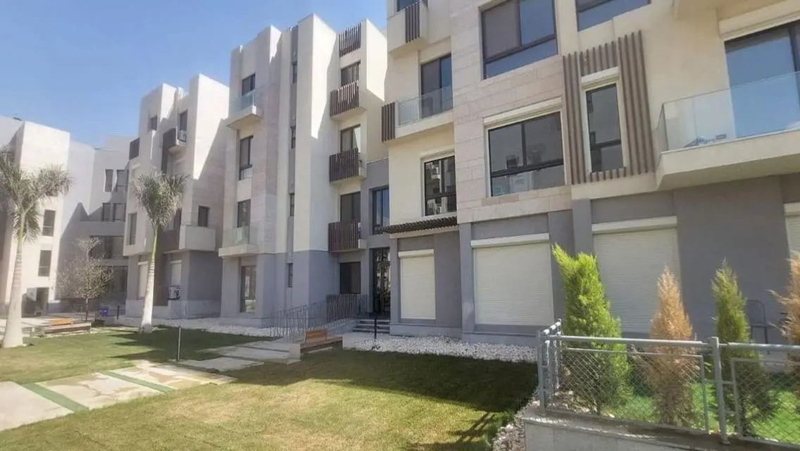 Luxury Villa for Sale with Spacious Design and Great Amenities