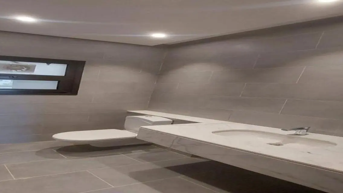 Luxury Villa for Sale with Spacious Design and Great Amenities