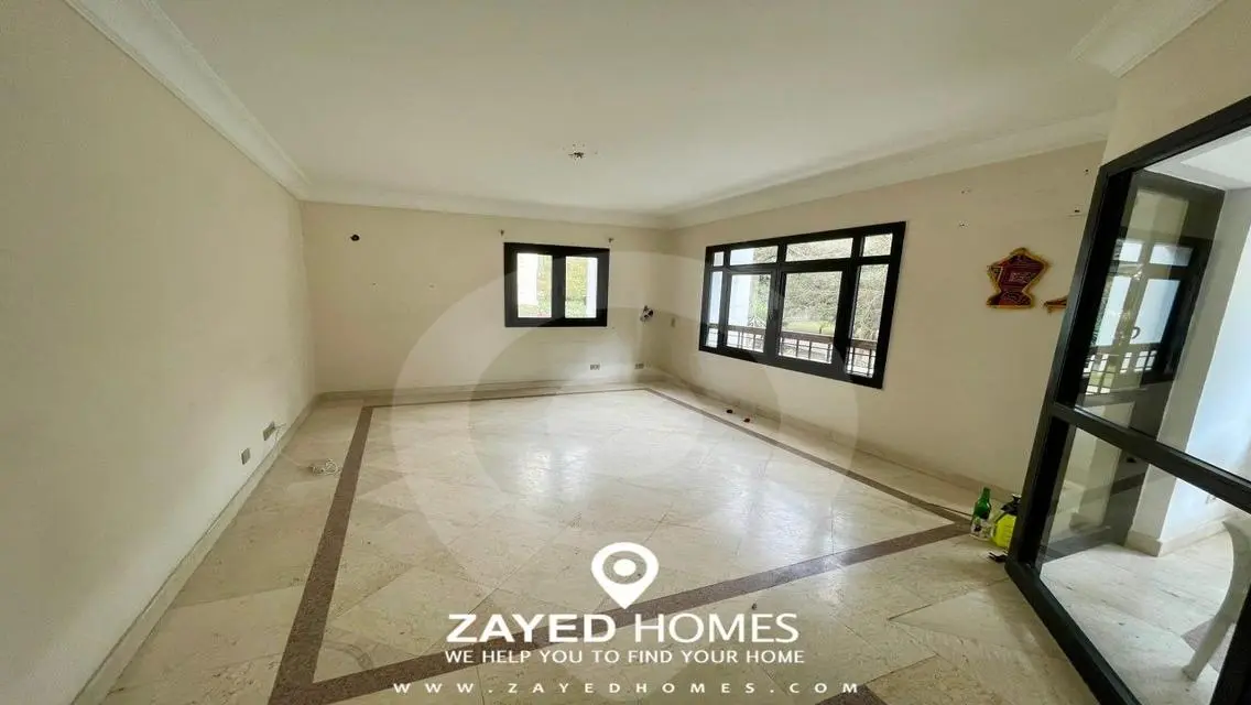Luxury Apartment with Lake View and Private Garden