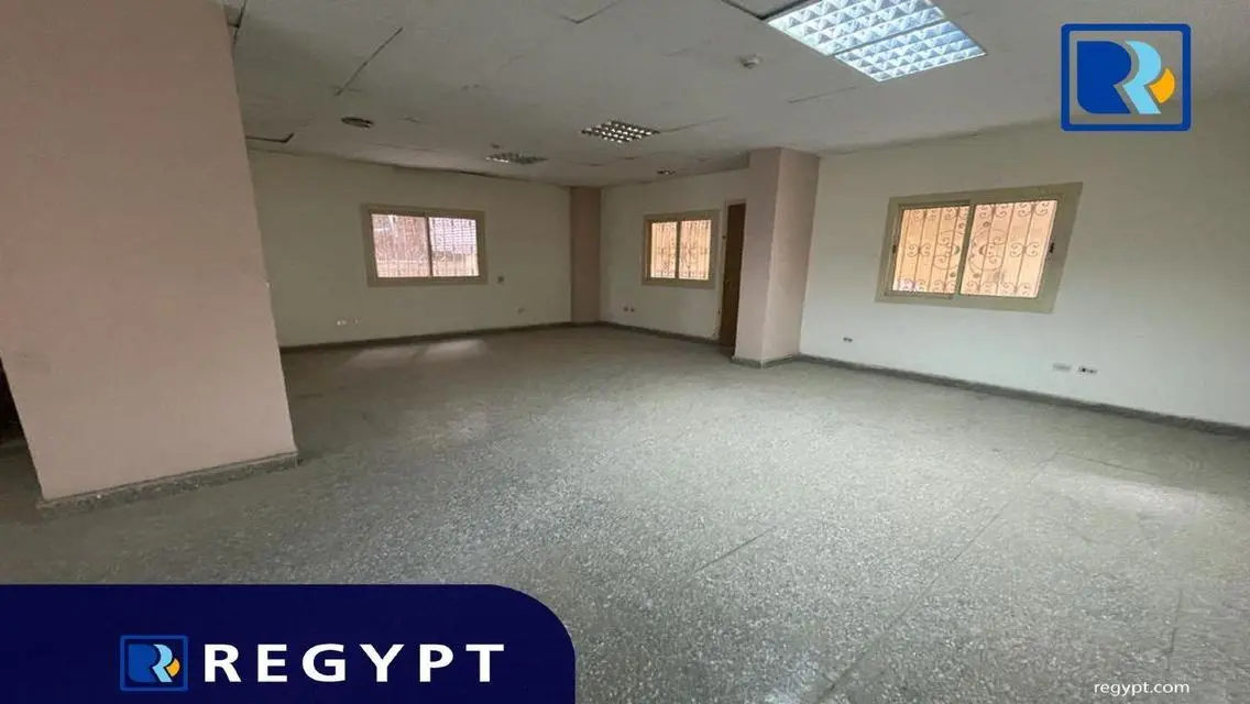 شقة في ت4ب مساحة 1650 متر للبيع