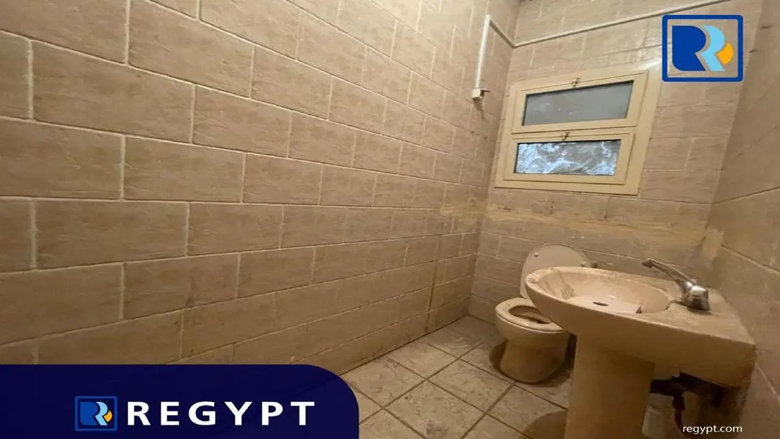 شقة في ت4ب مساحة 1650 متر للبيع