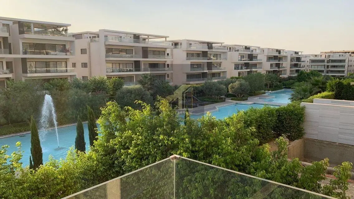 Luxurious Apartment for Sale with Stunning Lake View