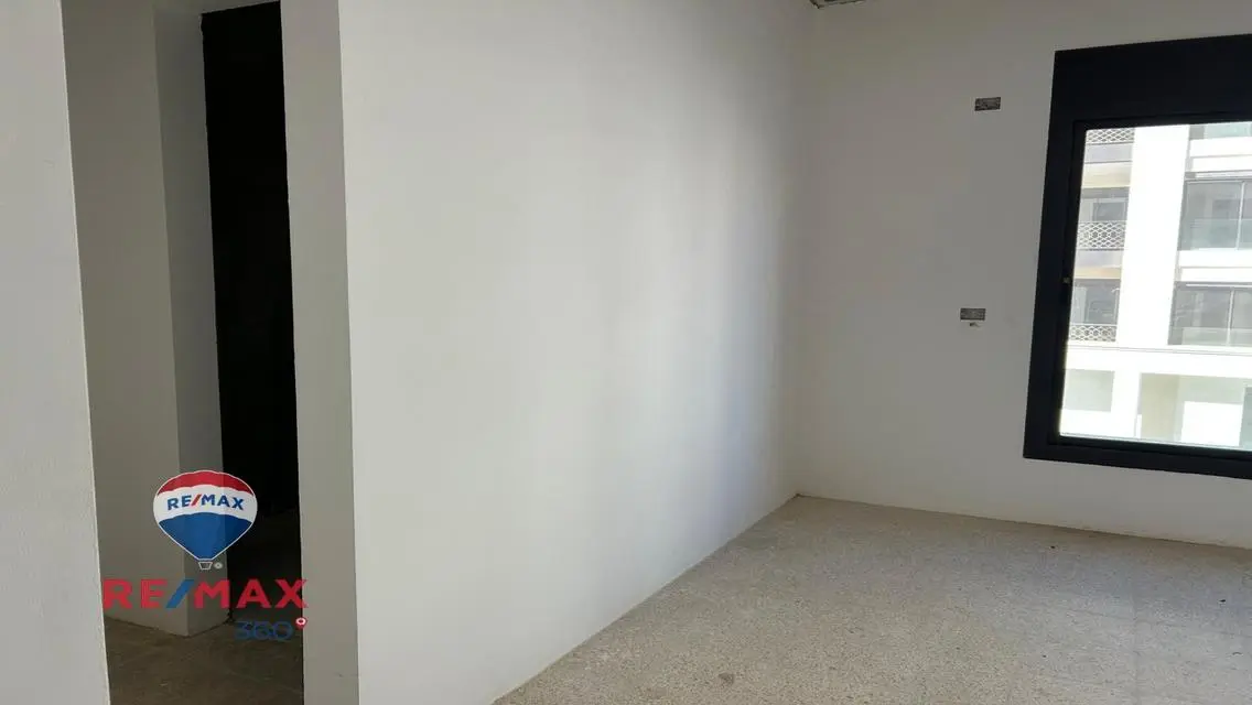 منزل فاخر للبيع بمساحة واسعة