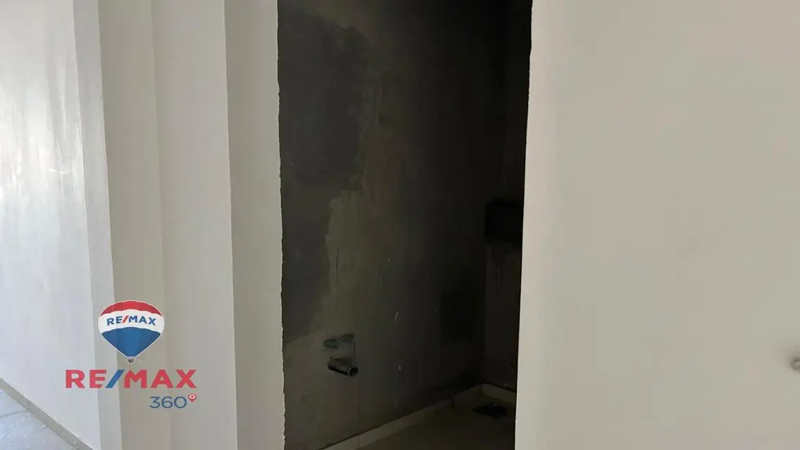منزل فاخر للبيع بمساحة واسعة