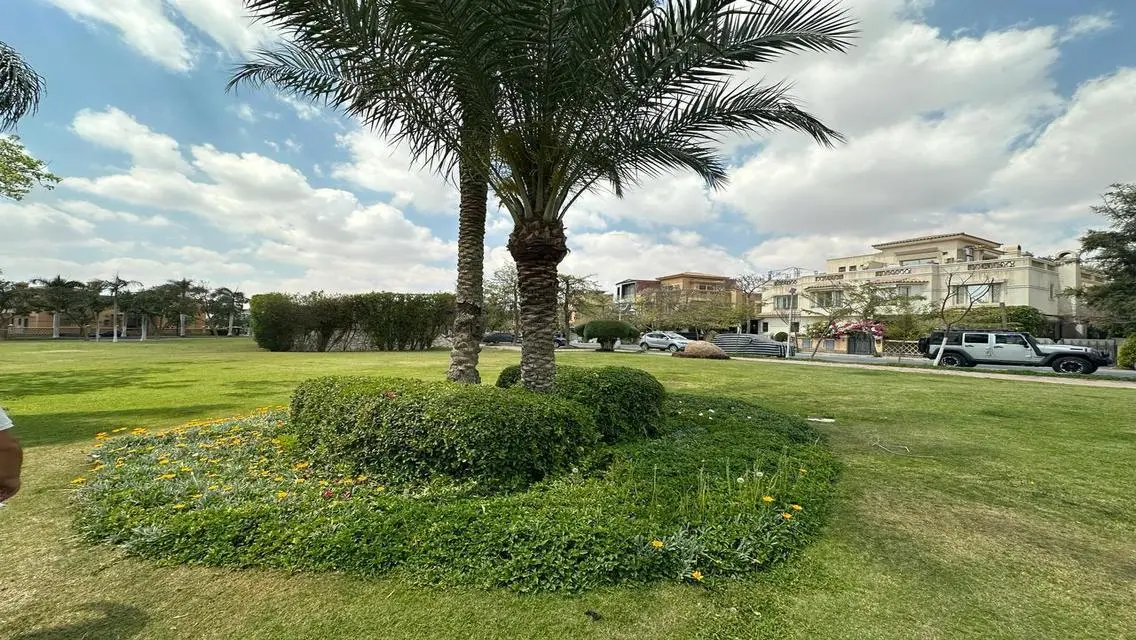 شقة فاخرة مع إطلالة مميزة للبيع