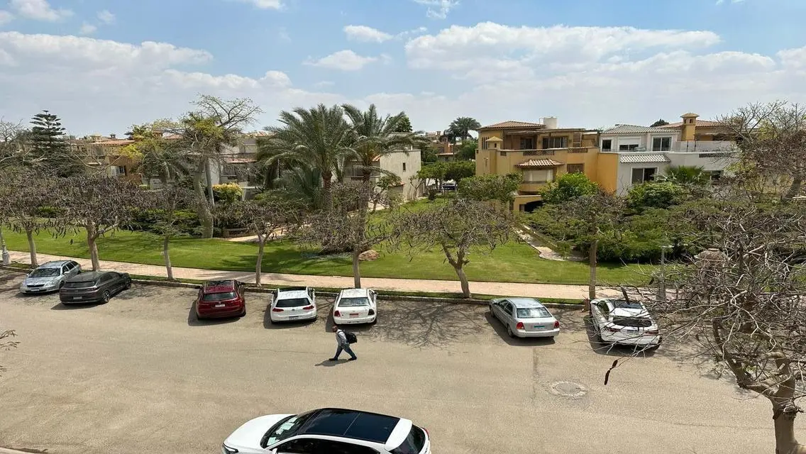 شقة فاخرة مع إطلالة مميزة للبيع