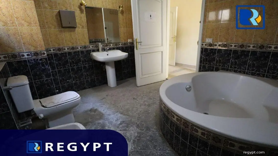 استثمر في عقار مميز بإطلالة رائعة