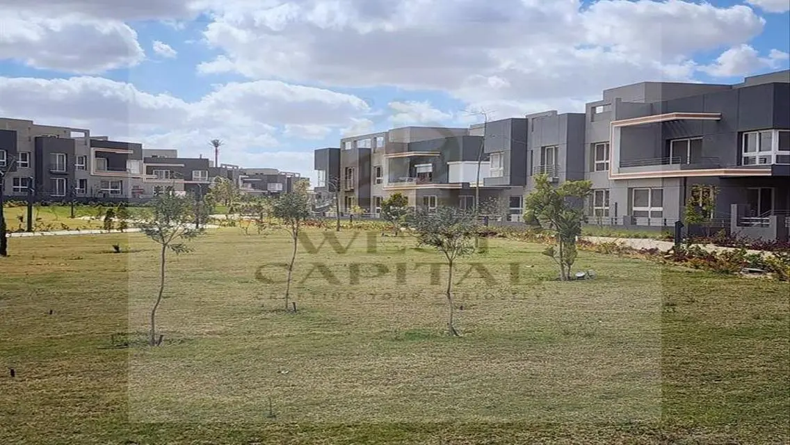 شقة فاخرة للبيع بمساحة كبيرة