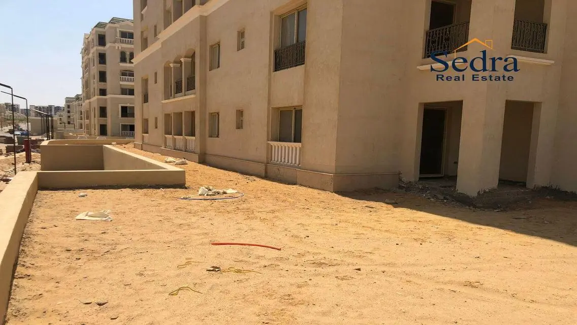 فيلا فاخرة مع حديقة خاصة ومسبح مشترك - 7,000,000 جنيه