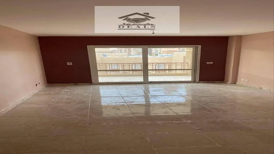 Cozy Apartment with Balcony and Children's Pool