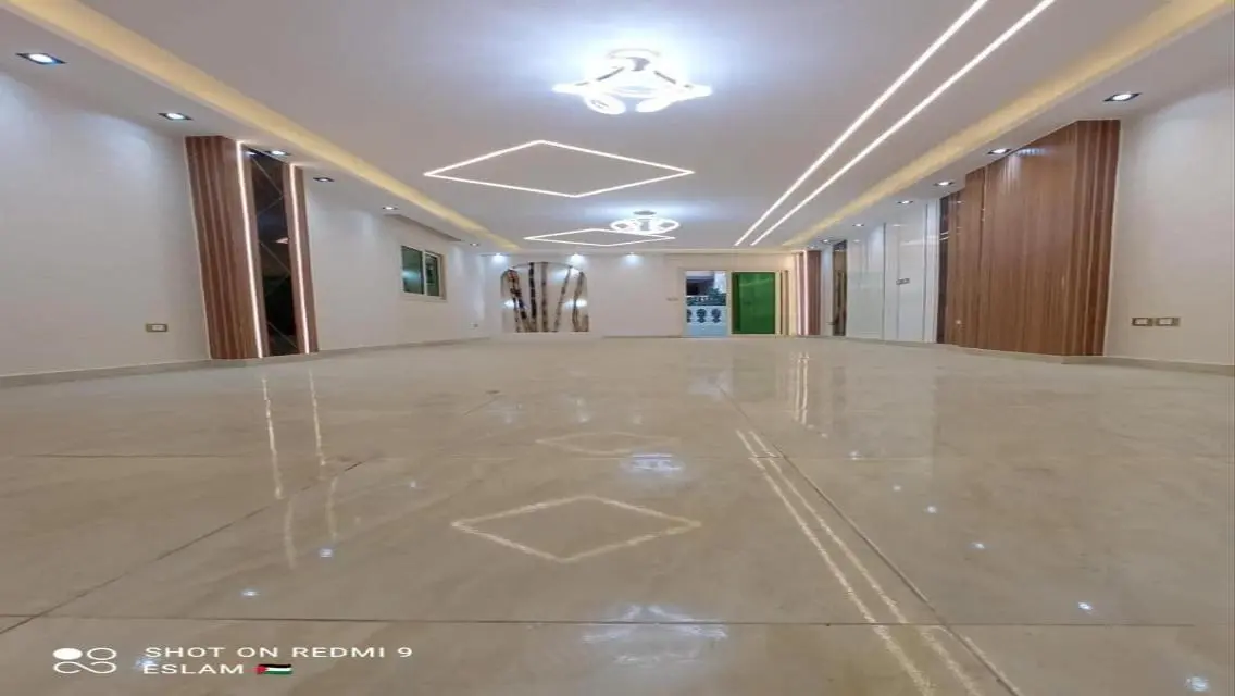 Luxury Apartment with 600 sqm in 180