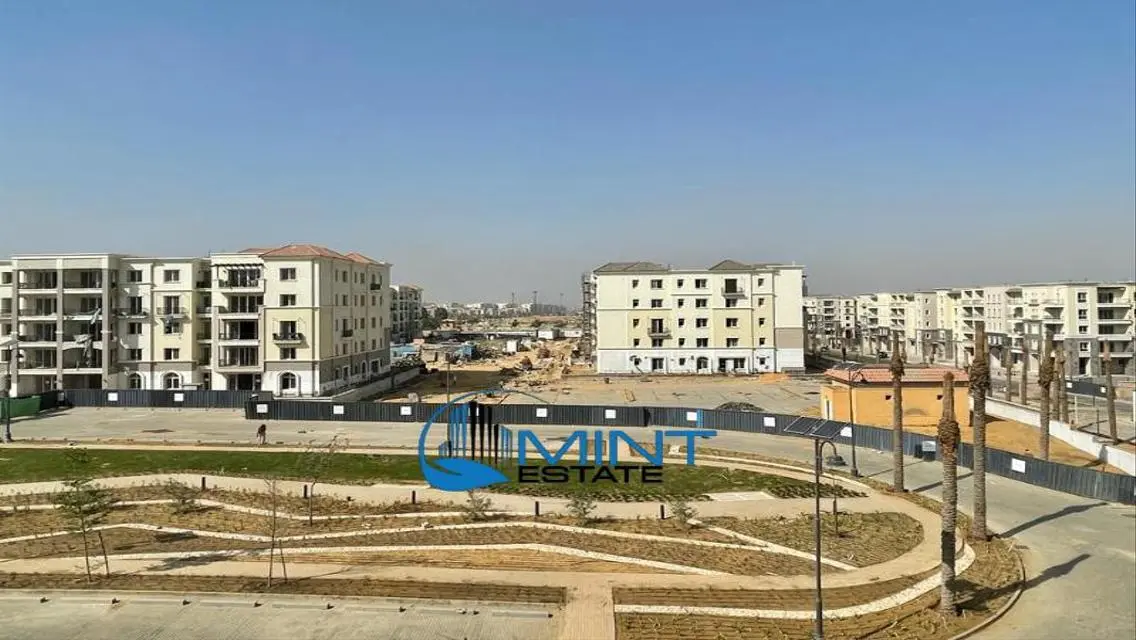 Premium Apartment with Balcony and Pool in Intrada