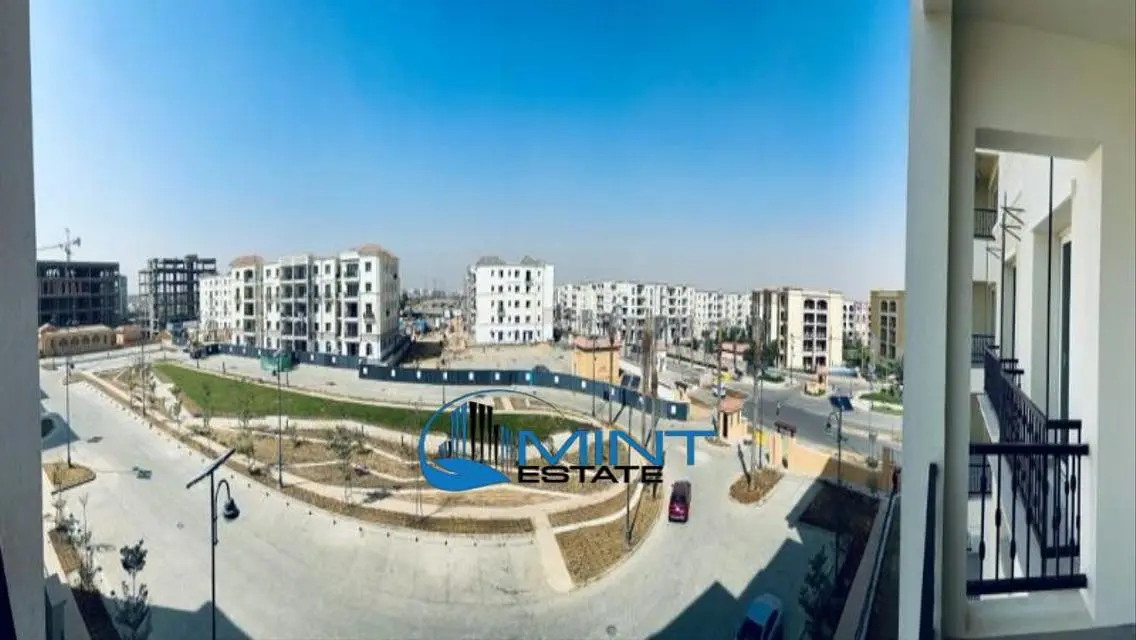 Premium Apartment with Balcony and Pool in Intrada