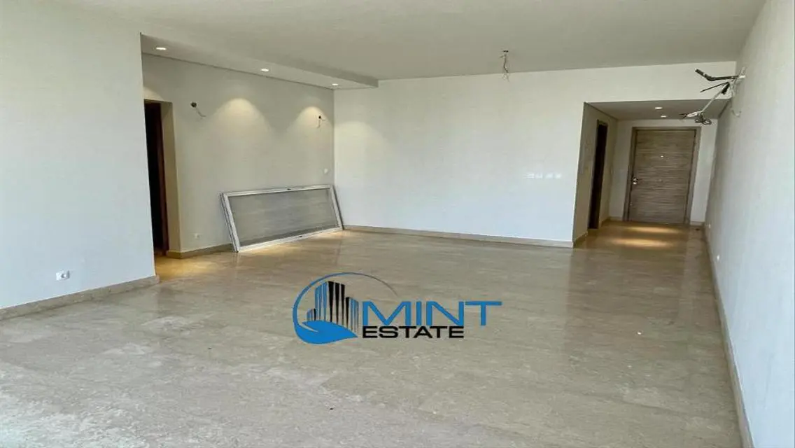 Premium Apartment with Balcony and Pool in Intrada
