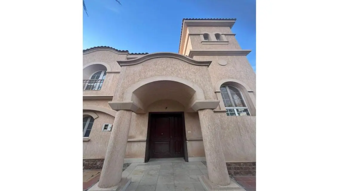 Luxurious Villa with Maid Room and Security Guard