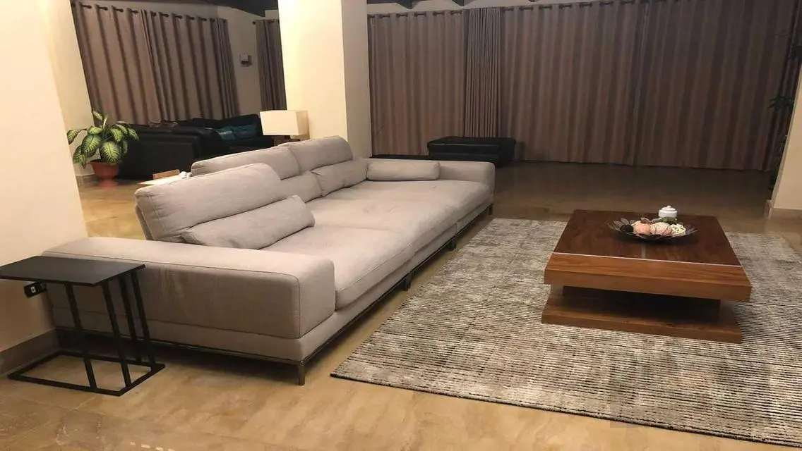 فيلا فاخرة مع مسبح خاص وحديقة خاصة في موقع مميز