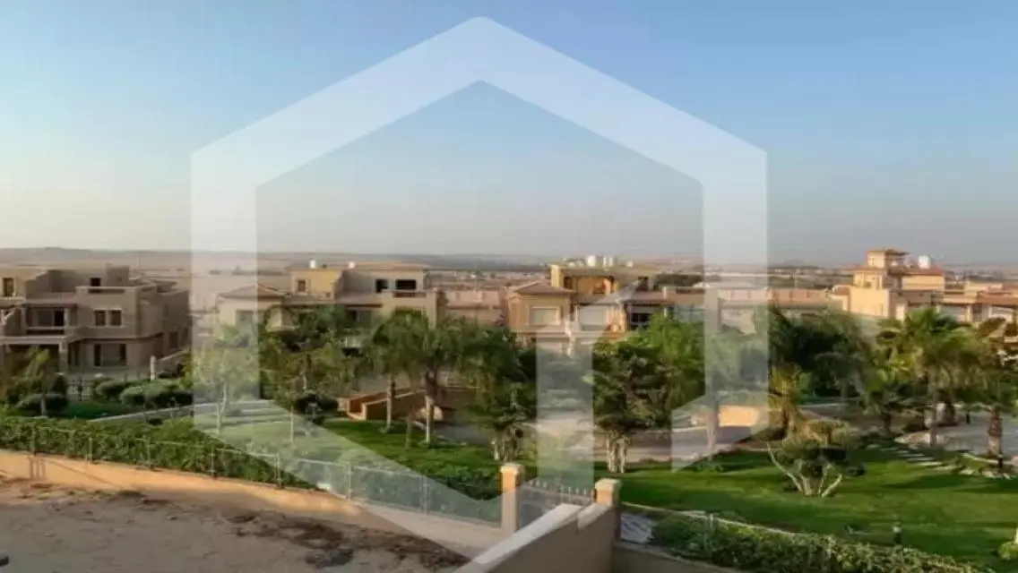 فيلا فاخرة مع حديقة خاصة وغرفة خادمة